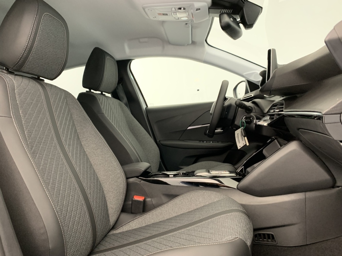 Peugeot 208 allure 3